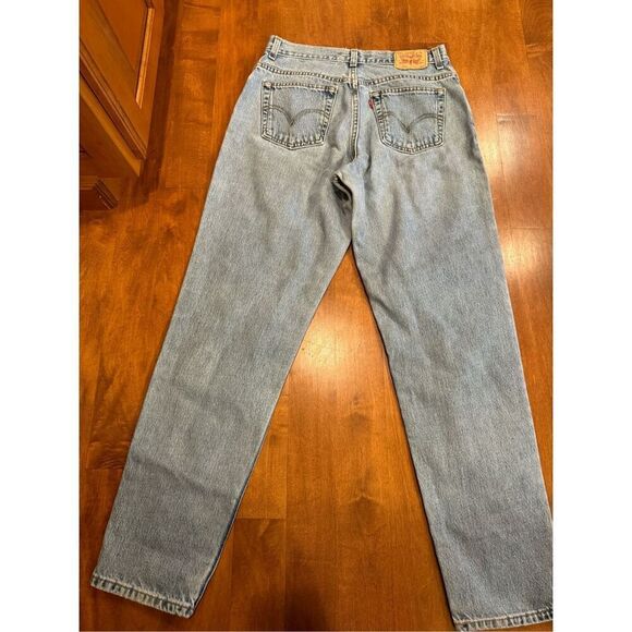 Woman’s vintage Levi’s classic 550 relaxed fit - Picture 4 of 4